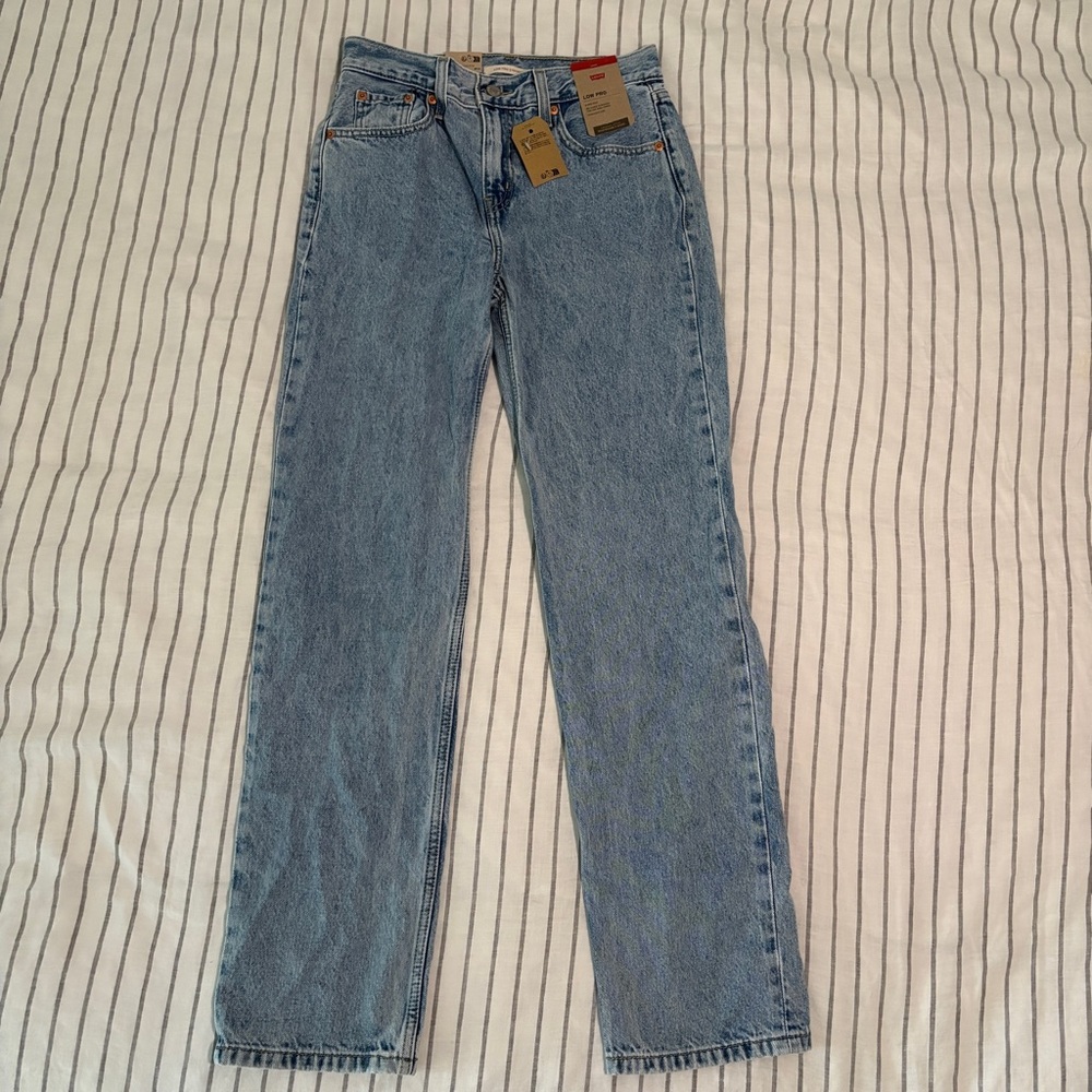 NWT Levi’s Straight Leg Jeans Light blue wash